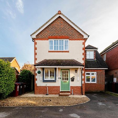 Chichester Retreat House With Free Parking מראה חיצוני תמונה