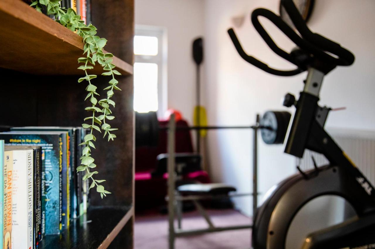 Chichester Retreat House With Free Parking מראה חיצוני תמונה