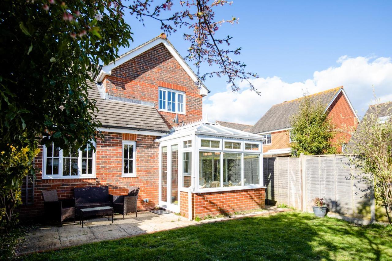 Chichester Retreat House With Free Parking מראה חיצוני תמונה