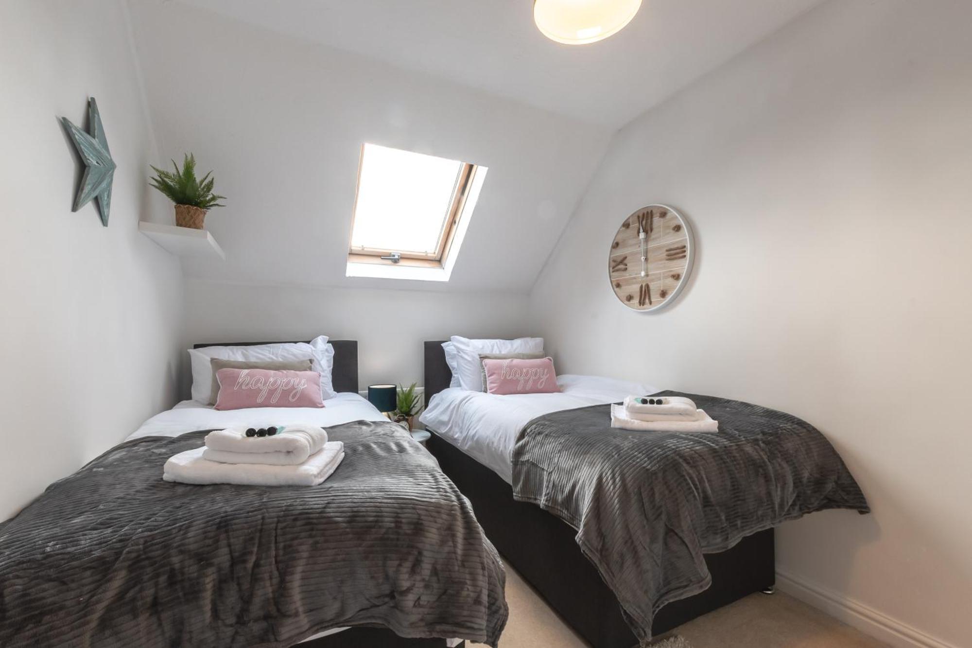 Chichester Retreat House With Free Parking מראה חיצוני תמונה