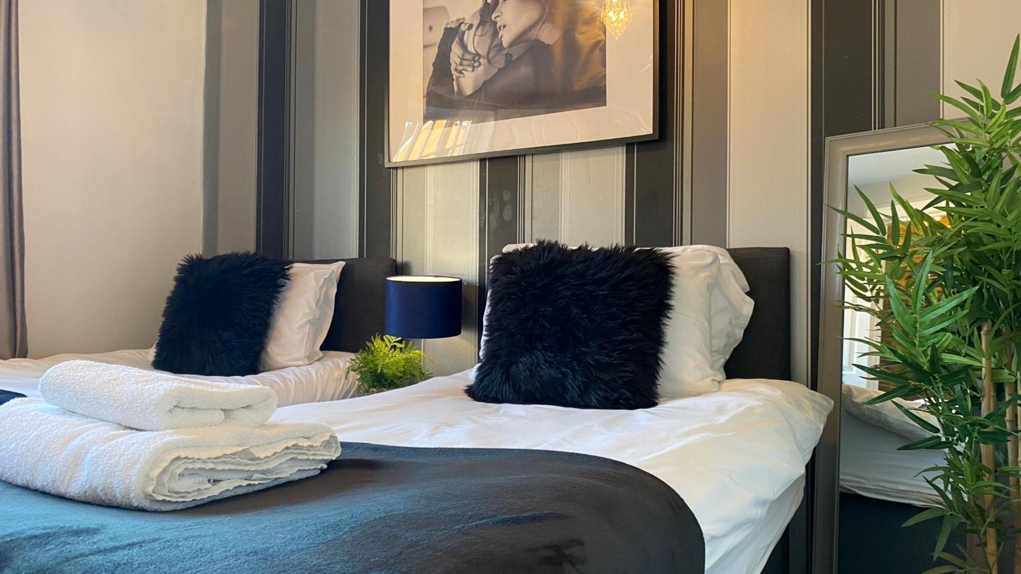 Chichester Retreat House With Free Parking מראה חיצוני תמונה
