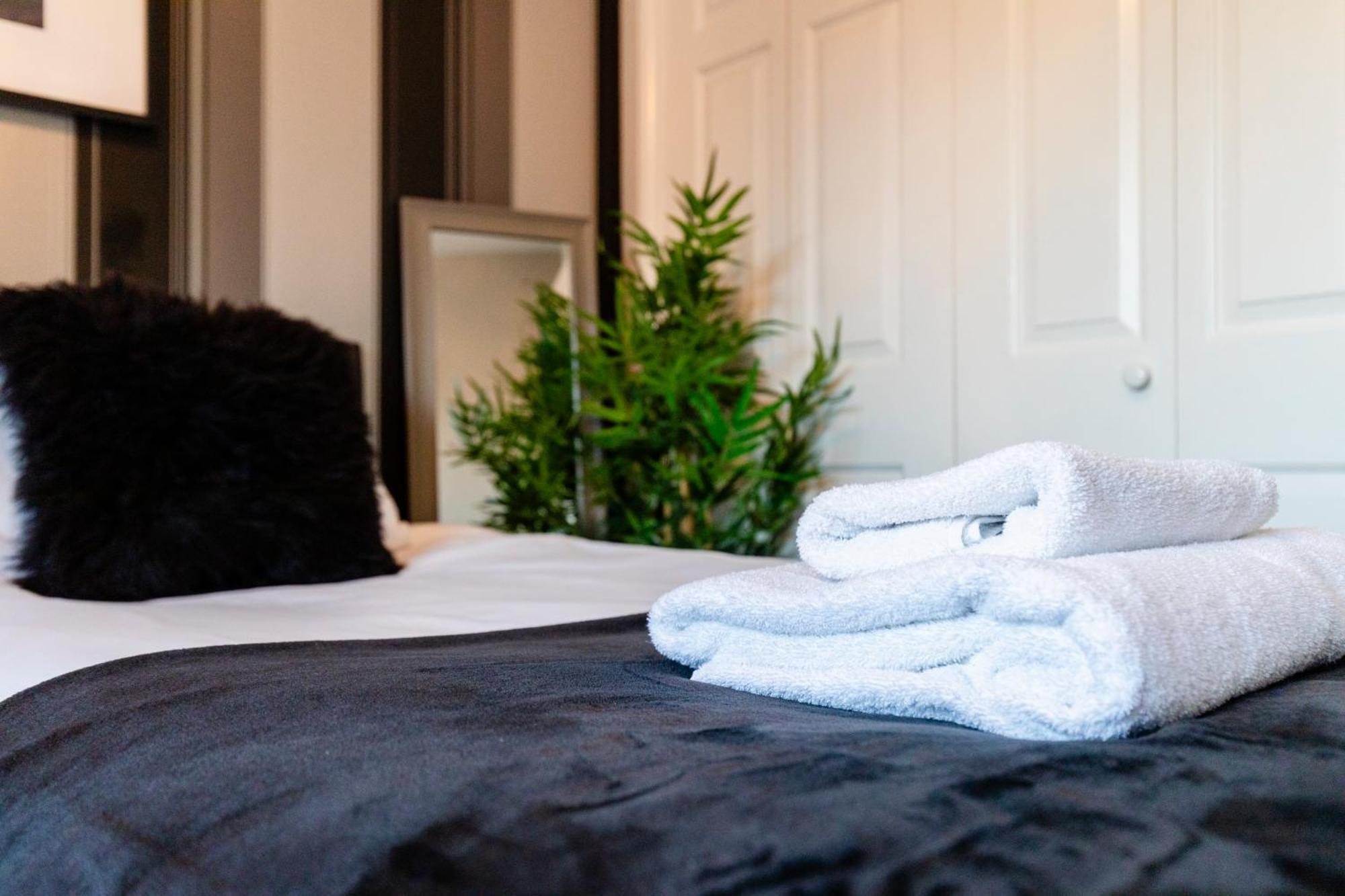 Chichester Retreat House With Free Parking מראה חיצוני תמונה