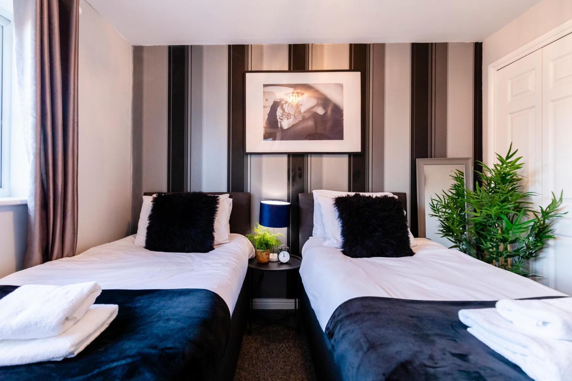 Chichester Retreat House With Free Parking מראה חיצוני תמונה