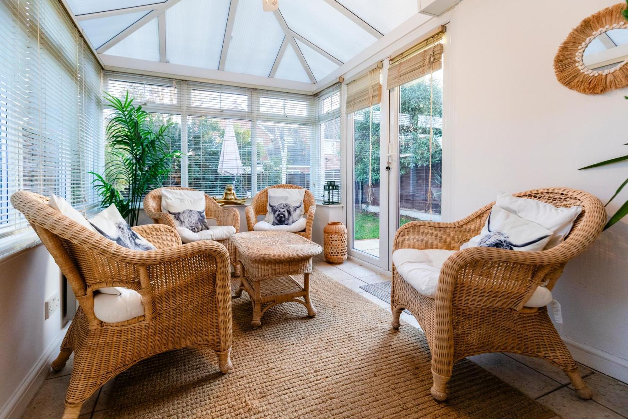 Chichester Retreat House With Free Parking מראה חיצוני תמונה