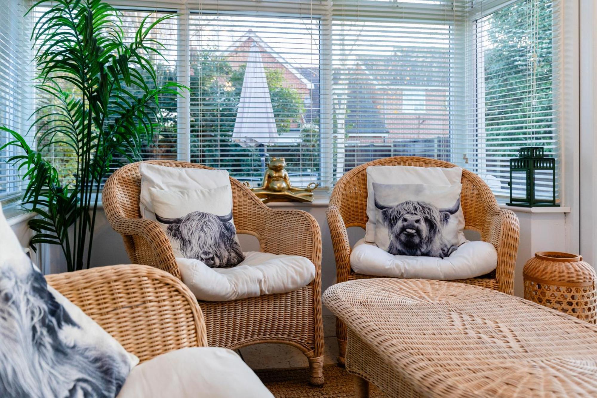 Chichester Retreat House With Free Parking מראה חיצוני תמונה