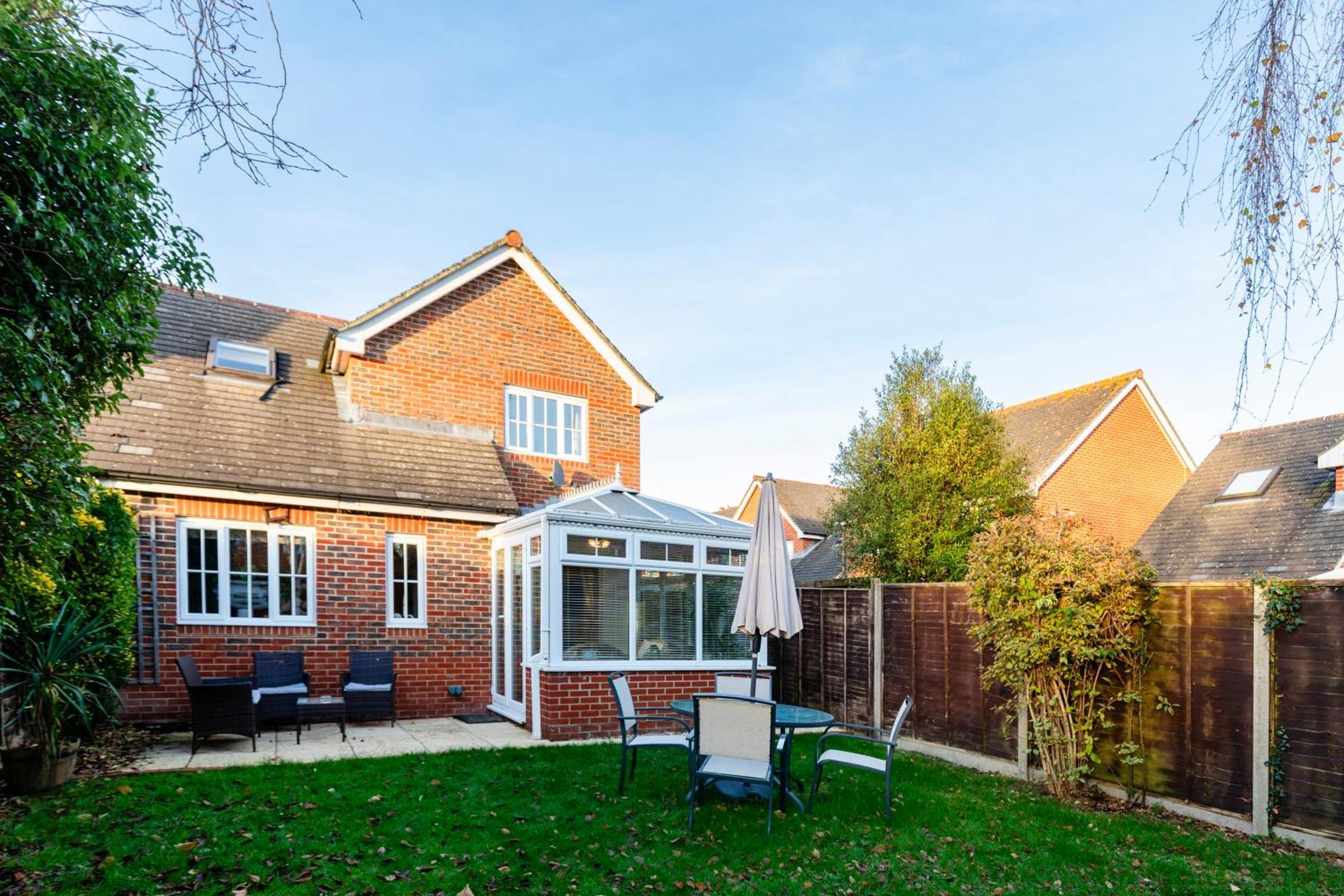 Chichester Retreat House With Free Parking מראה חיצוני תמונה